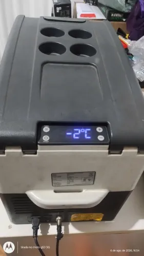 Geladeira interna quadrivolt para veículos