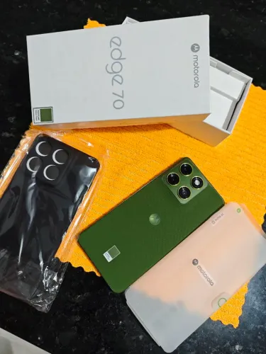 Motorola Edge 70.  8/256gb
