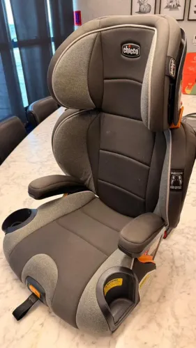 ssento Infantil para Carro KidFit 2 em 1 para Crianças de 18 a 45 kg