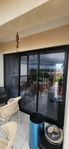 Porta de vidro de correr com 03 folhas