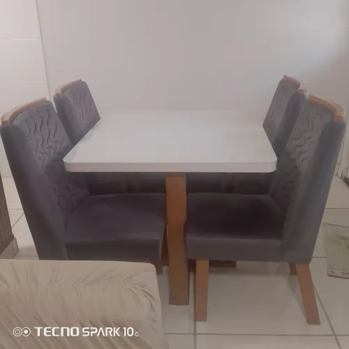 Mesa de jantar ótimo estado.