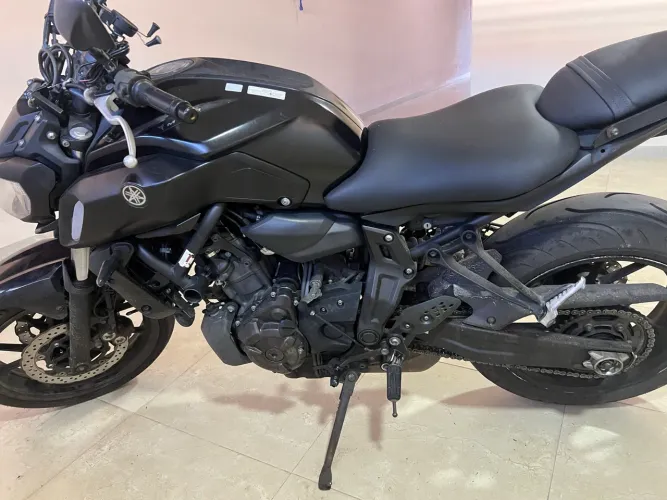 Motocicleta Yamaha MT07