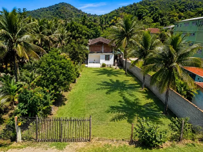 Excelente terreno a pouco minutos da praia do Recreio dos Bandeirantes/RJ
