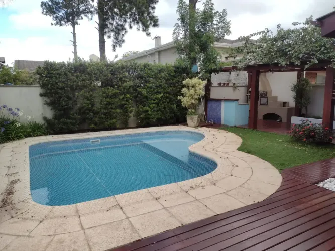 Casa com 3 quartos para locação no Condomínio Morada das Flores Aldeia da Serra