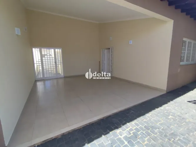 Casa residencial com 3 quartos sendo 1 suíte disponível para locação e venda no bairro Cid