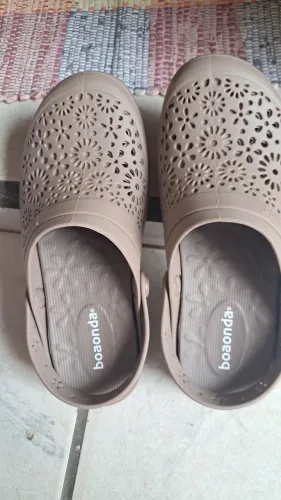 Vendo crocs boa onde, usei só pra ir pro serviço, ficou pequeno