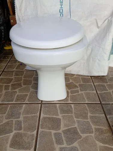 Vaso sanitário com assento válvula hidra