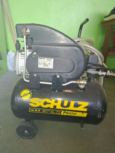 Vende-se um compressor de 25 litros valor 850 telefone *