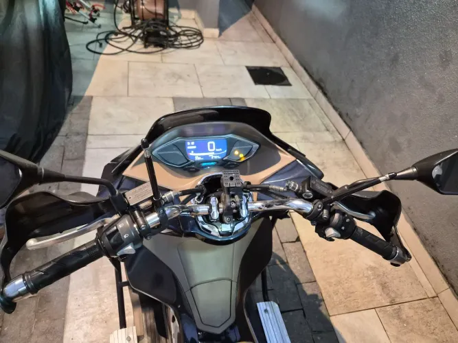 Honda pcx 160 dlx abs