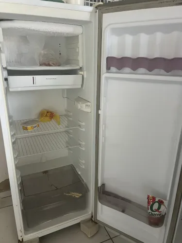 Vendo geladeira em boas codificações
