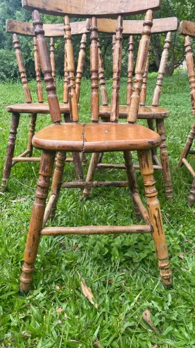 Cadeiras de madeira - R$30 cada