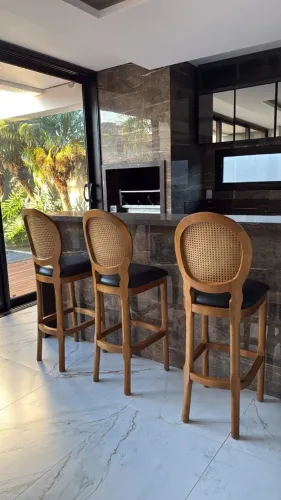 Banqueta Bistrô em Madeira