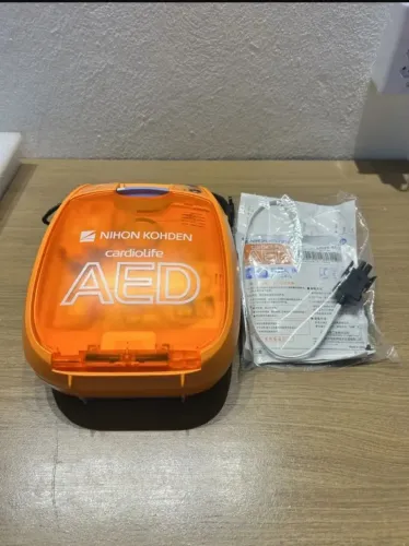 DEA Nihon khoden AED 3100