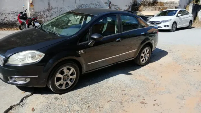 Fiat Linea Absolute 1.9/1.8 Flex Dualogic 4P 2010