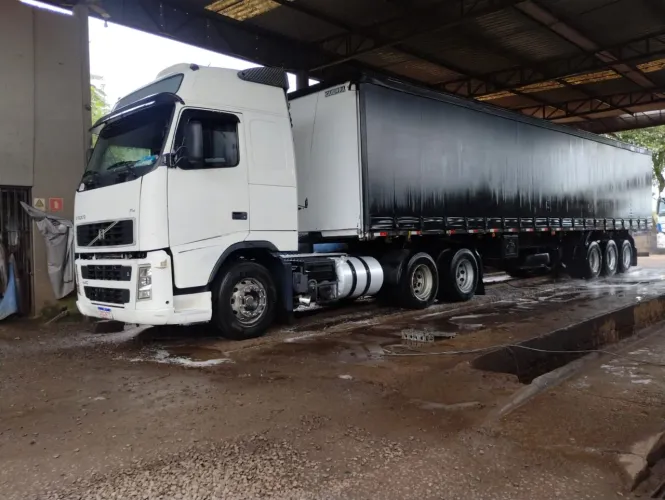 Volvo Fh 440 6x2 ano 2009 teto alto em otimo estado geral