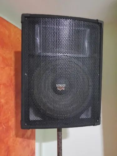 CAIXA PADRÃO LUXO MONTADA PARA TER POTÊNCIA ACIMA DA MÉDIA E COMODIDADE PARA UTILIZAR.  