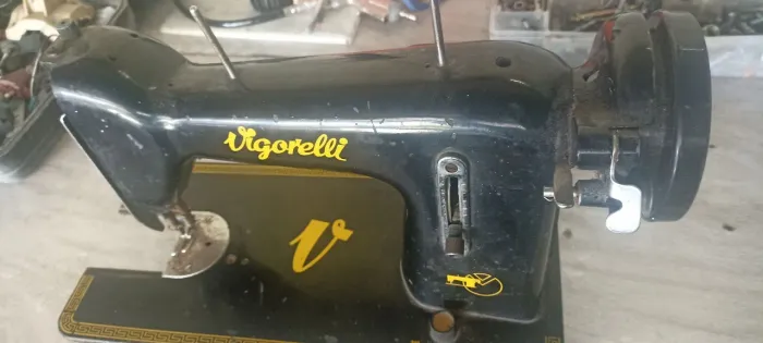 Máquina antiga para peças ou reforma !!!