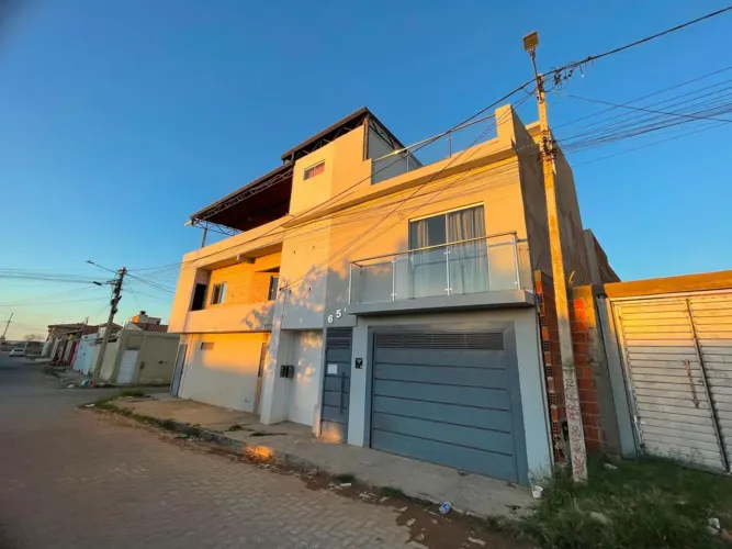 Apartamento com 3 Quarto(s) e 2 banheiro(s) para Alugar, 180 m² por R$ 2777 / Mês
