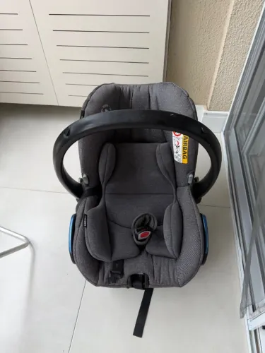 Carrinho de Bebê com Bebê Conforto Reversível Maxi-Cosi