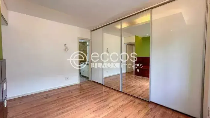 Apartamento à venda, 4 quartos, 1 suíte, 2 vagas, Vila Paris - Belo Horizonte/MG