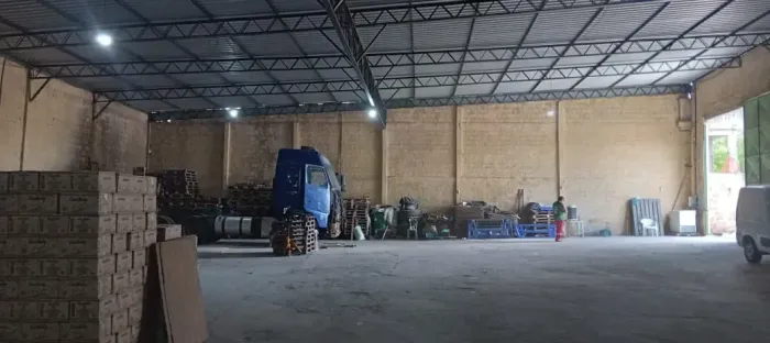 VENDO  GALPÃO  LOGÍSTICO  MED. 800  M2 EM FLORES PRÓX. A AV TORRES!