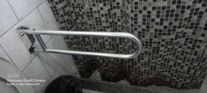 Barra de apoio articulada em inox