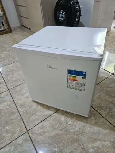 Frigobar Midea 45L