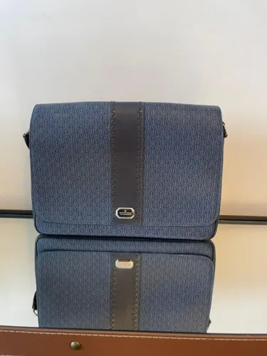Bolsa Victor Hugo original - em couro, modelo classico e despojado