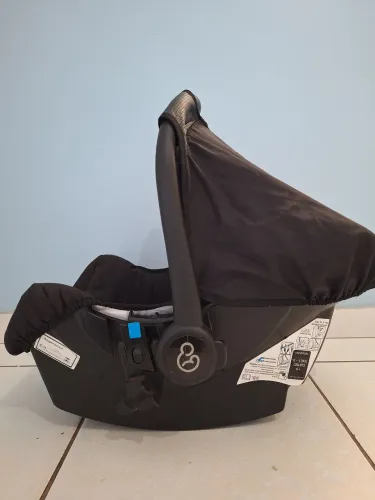 Bebê conforto Galzerano de 0 à 13kg sem marcas de uso OBS: NÃO FAZEMOS ENTREGA 