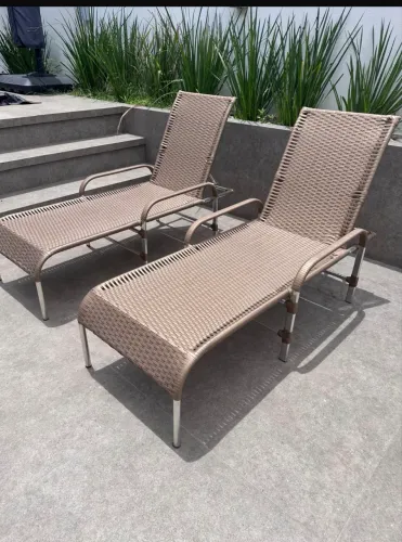 Espreguiçadeira de piscina