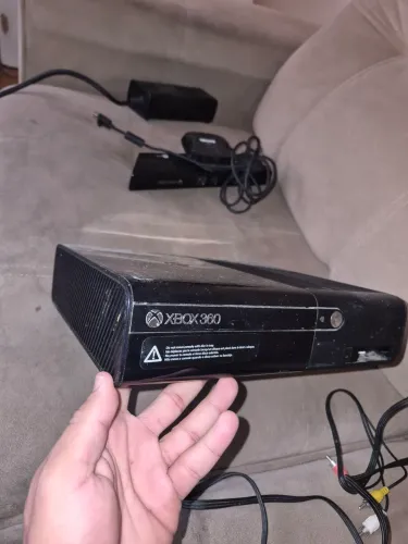 Xbox 360 (Bloqueado) Kinect original (aceito trocas)