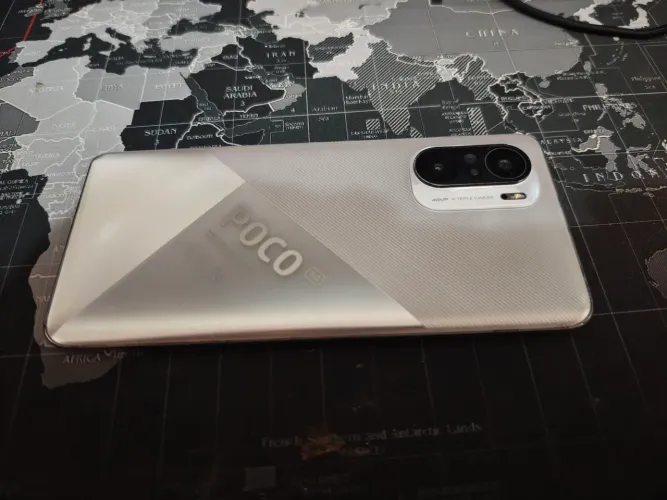 Vendo POCO F3, 128GB 8GB RAM