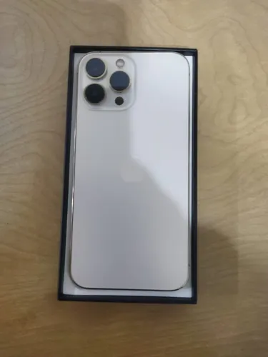 Iphone 13 Pró Max dourado