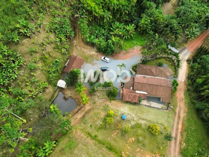 CHÁCARA COM 24.683 m², PEDRA DO AMOLAR