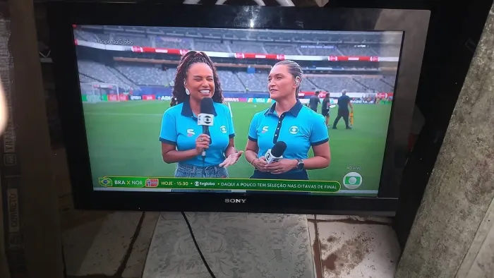 Tv Sony com controle