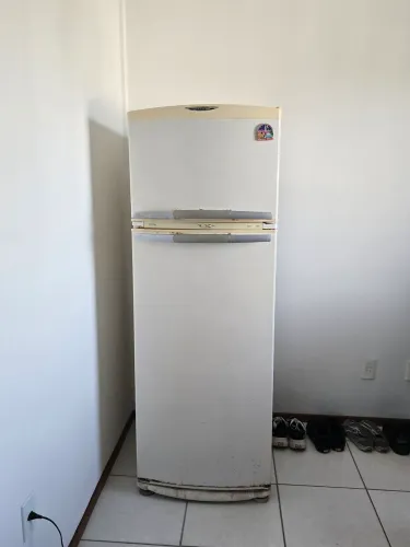 Geladeira Brastemp 324L Frost Free