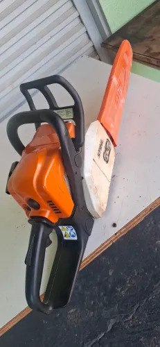 Moto-serra a gasolina