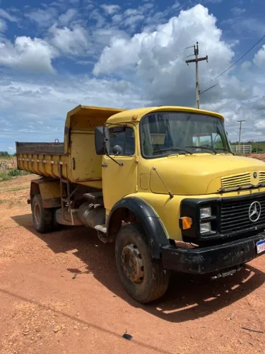 CAMINHÃO BASCULANTE MERCEDES-BENZ L-1111 
