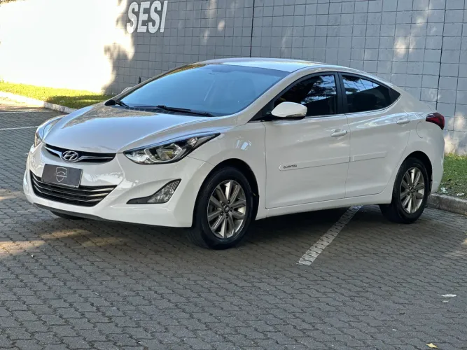 Hyundai Elantra GLS 2.0 16V Flex Aut. 2016