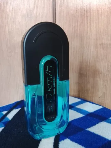 Frascos vazios de perfumes AVON
