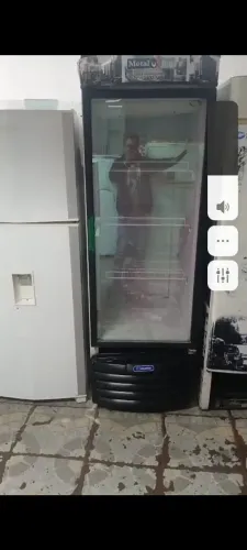 Expositora metal frio grande 220v
