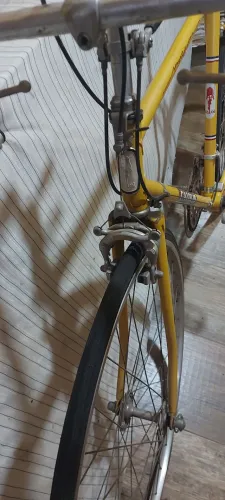 Bicicleta caloi sportíssima amarela