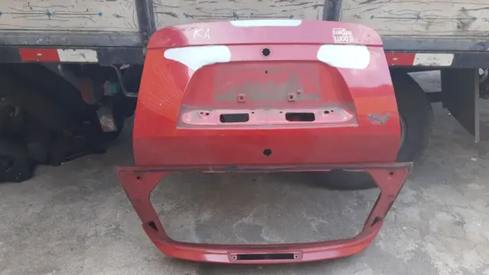 Tampa da mala do Ford ka