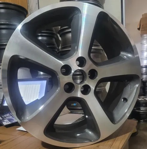 Rodas GM da Tracker aro18 seminovas em até 10x de R$200,00 no cartão de crédito