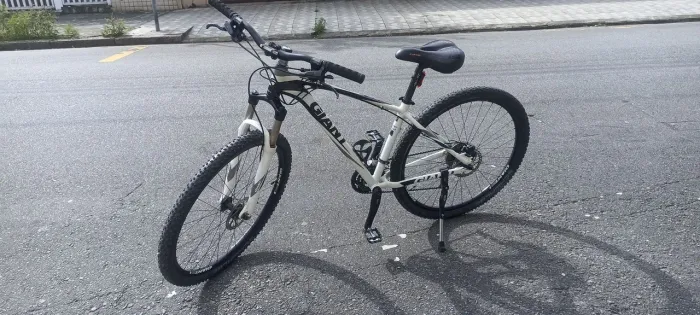 Bicicleta aro 29 GIANT 2