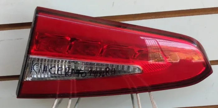 LANTERNA DA TAMPA DE MALA KIA CERATO 14/16 RH