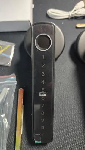 Fechadura Digital Inteligente com Leitor Biométrico