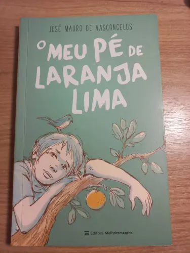 Livro "O meu pé de laranja lima"