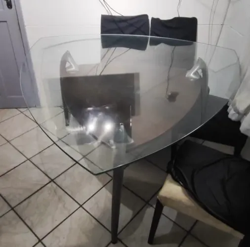 Mesa se vidro 4 cadeiras 
