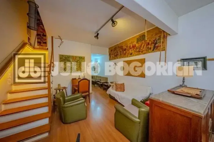 Cobertura Duplex com Varanda e Terraço Garden - 1 Quadra da Praia de Ipanema